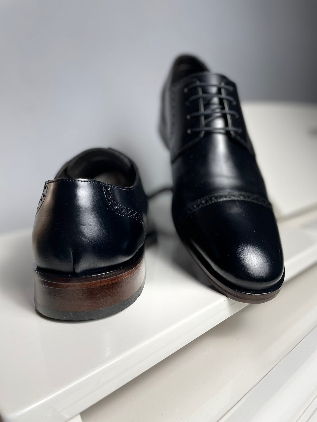 Oxford Single Peak Black